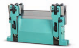   通過刀架、刀板